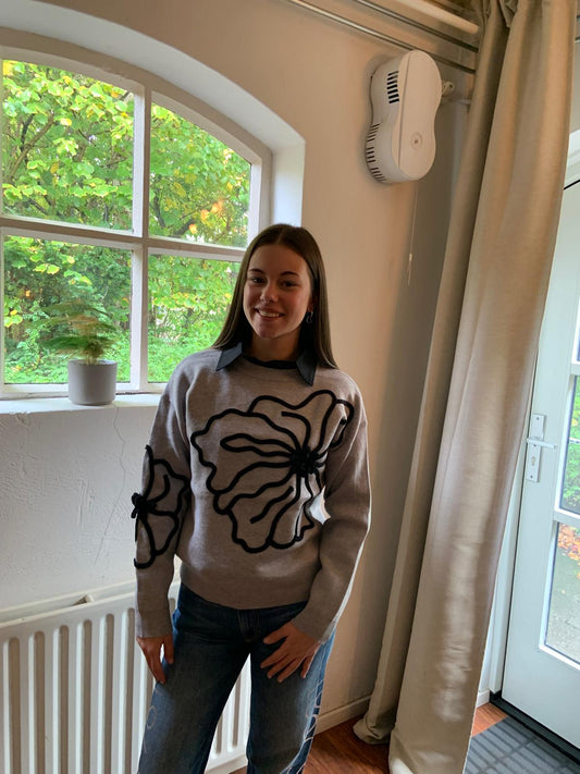 Flower knit trui
