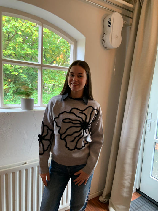 Flower knit trui