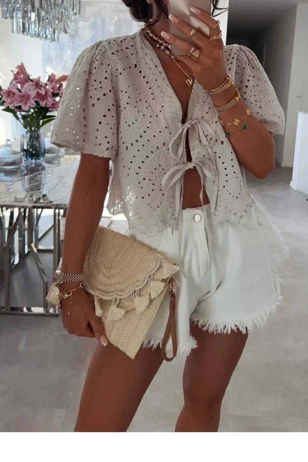 Broderie blouse Beige