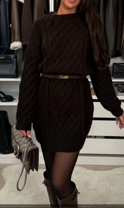 Gebreide jurk met kabelpatroon